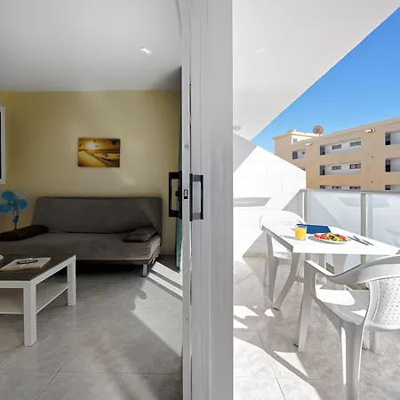 Apartman Strelitzias *